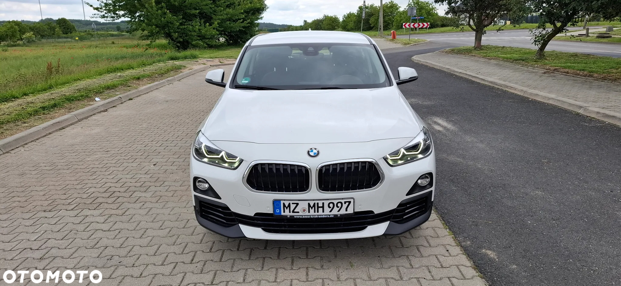 BMW X2 sDrive18d Business Edition - 2
