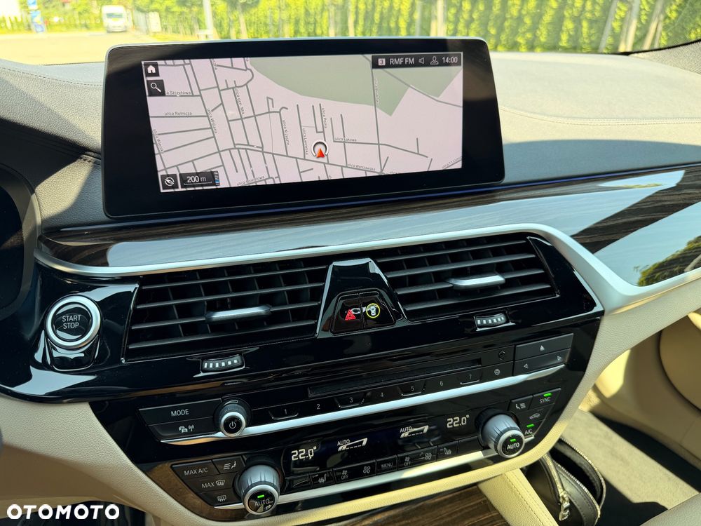 BMW Seria 5 530e iPerformance xDrive - 36