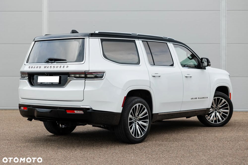 Jeep Grand Wagoneer - 4