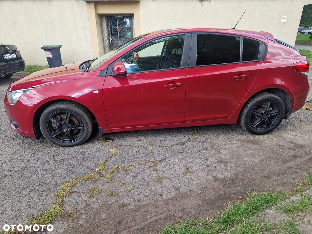 Chevrolet Cruze - 12