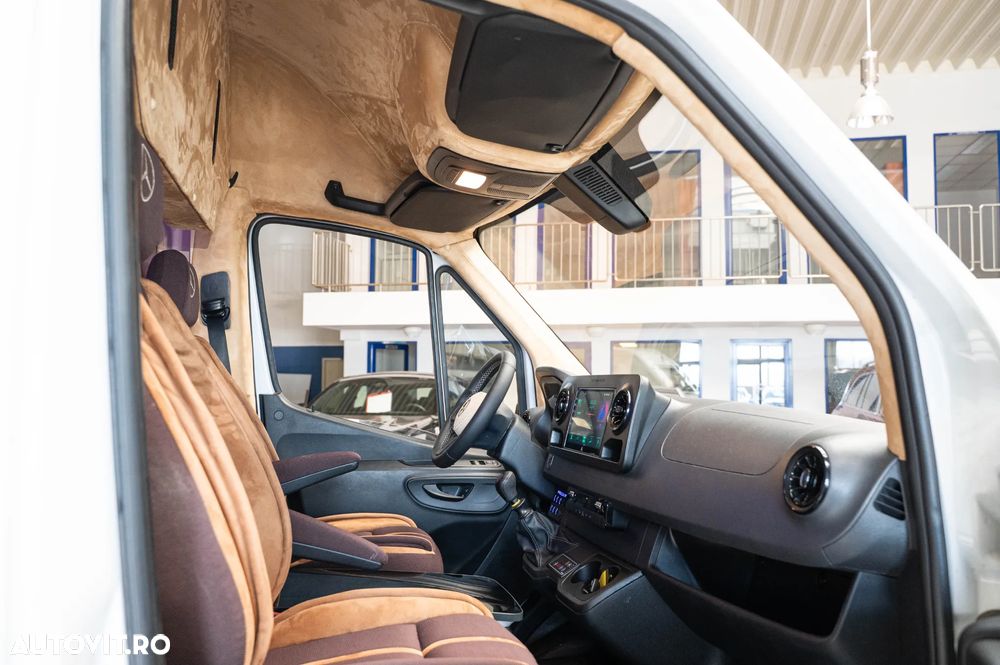 Mercedes-Benz Sprinter Long Custom - 19
