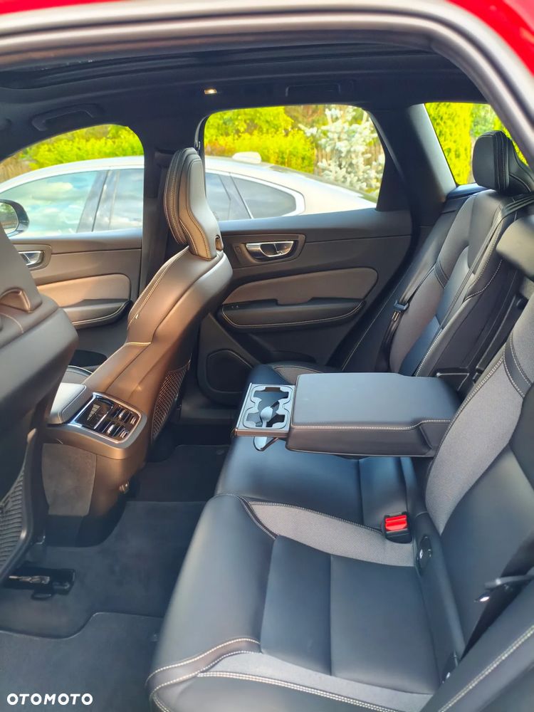 Volvo XC 60 B4 D AWD R-Design - 8