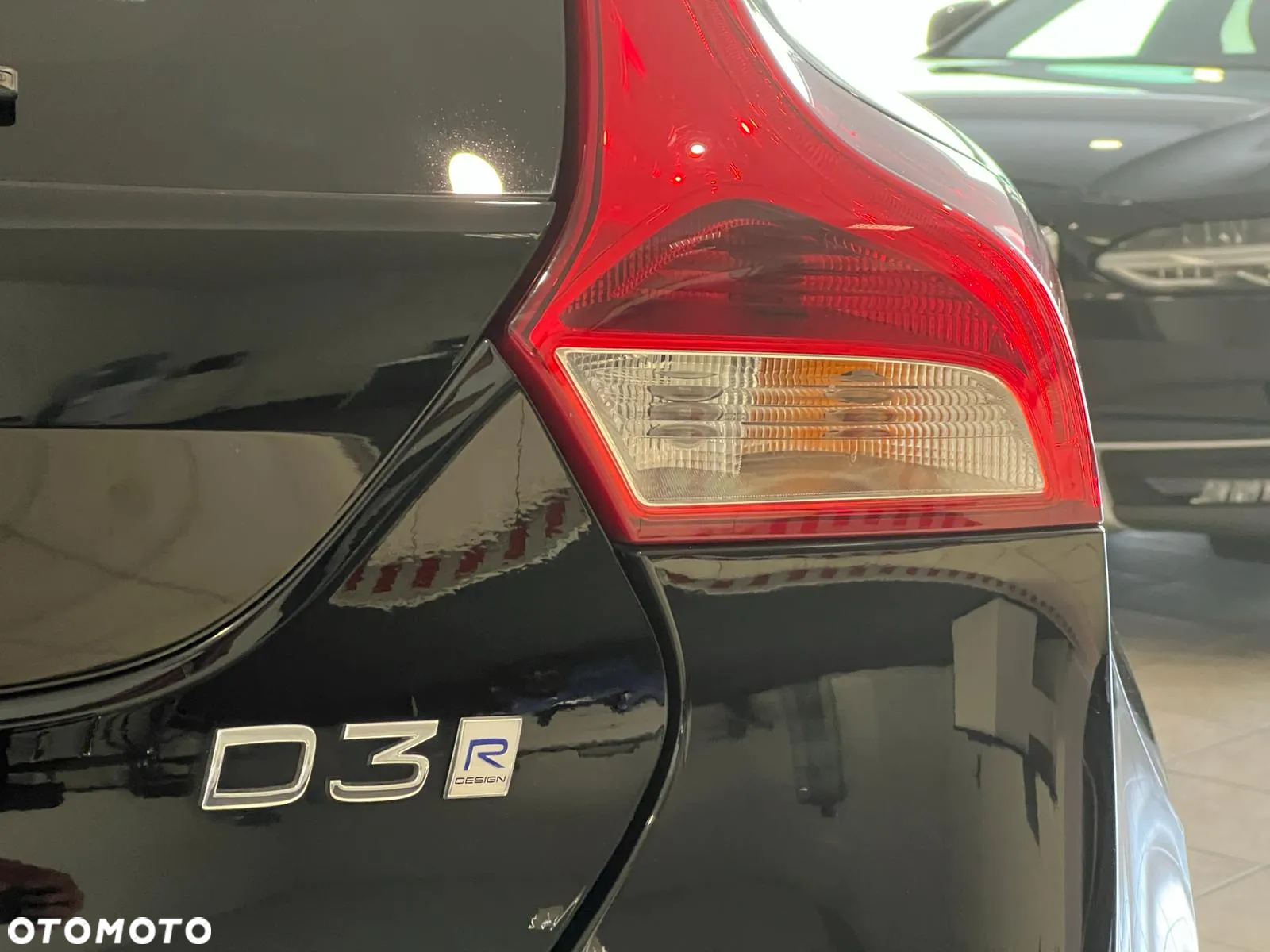 Volvo V40 D3 Geartronic RDesign - 34