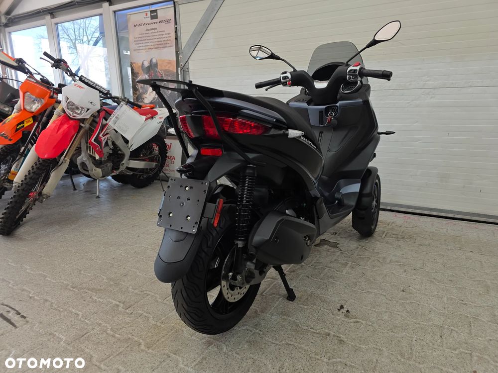 Piaggio MP-3 - 21
