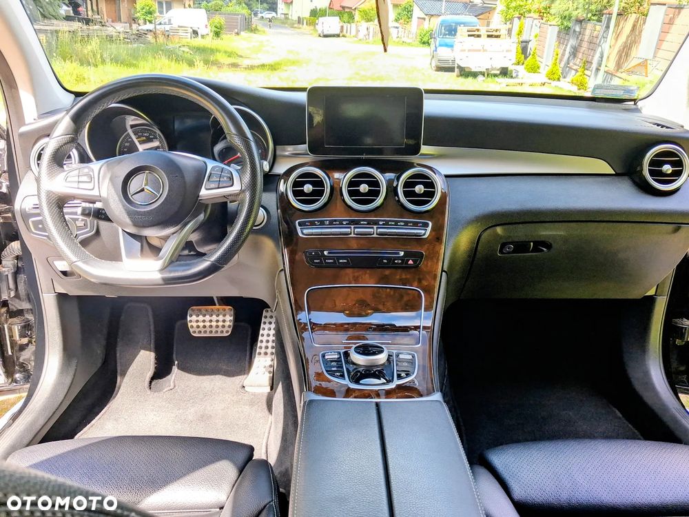 Mercedes-Benz GLC - 21