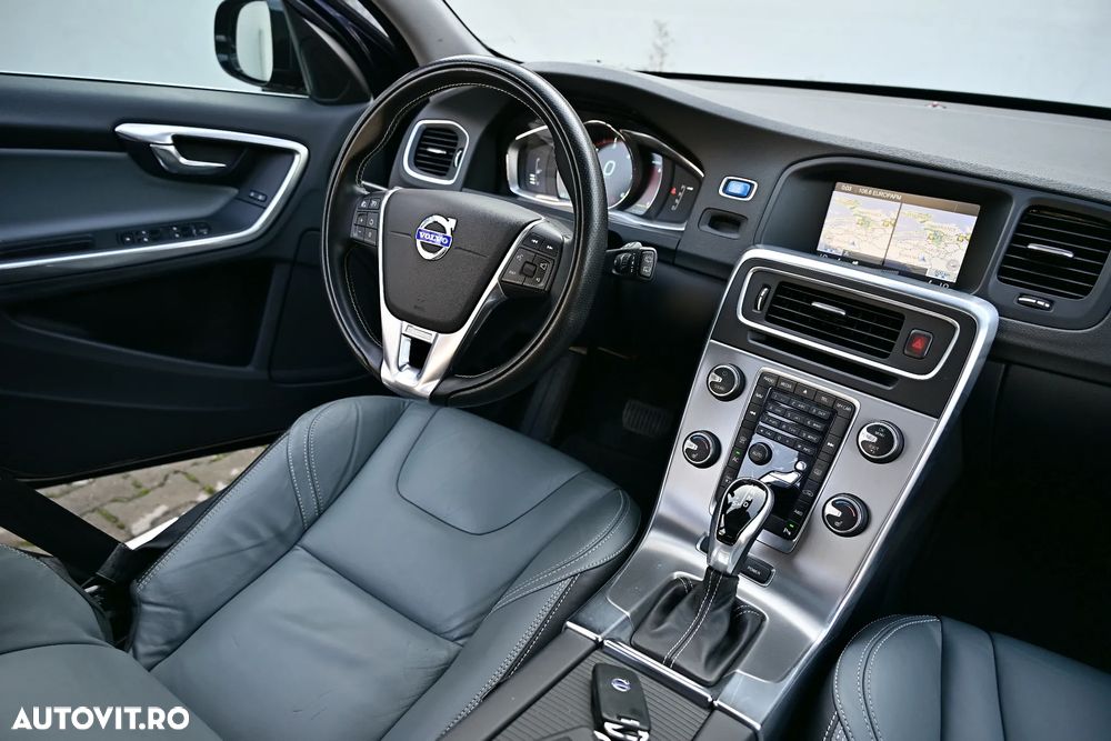 Volvo V60 D6 Plug-In-Hybrid AWD Geartronic Summum - 8