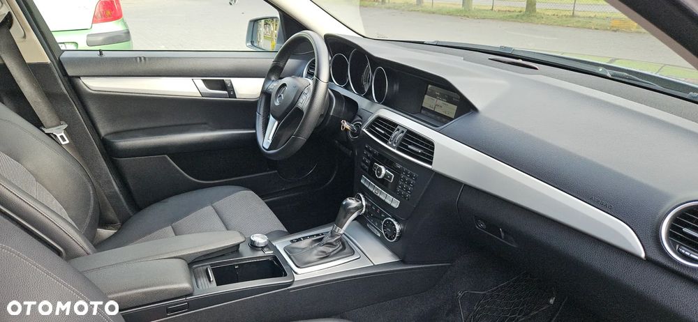 Mercedes-Benz Klasa C 180 Kompressor Automatik BlueEFFICIENCY Avantgarde - 26