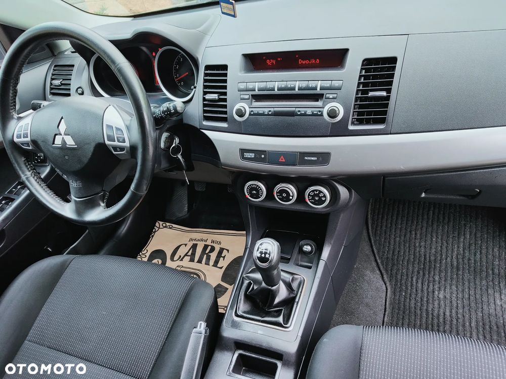 Mitsubishi Lancer 1.8 Intense - 11