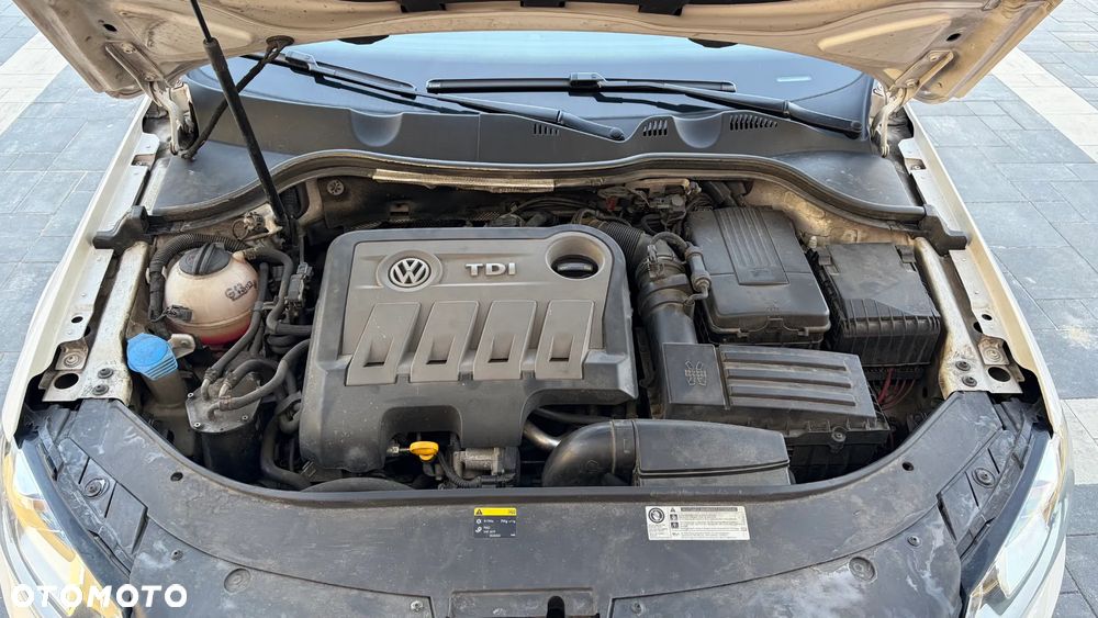Volkswagen Passat 2.0 TDI DSG BlueMotion Technology R-Line - 25
