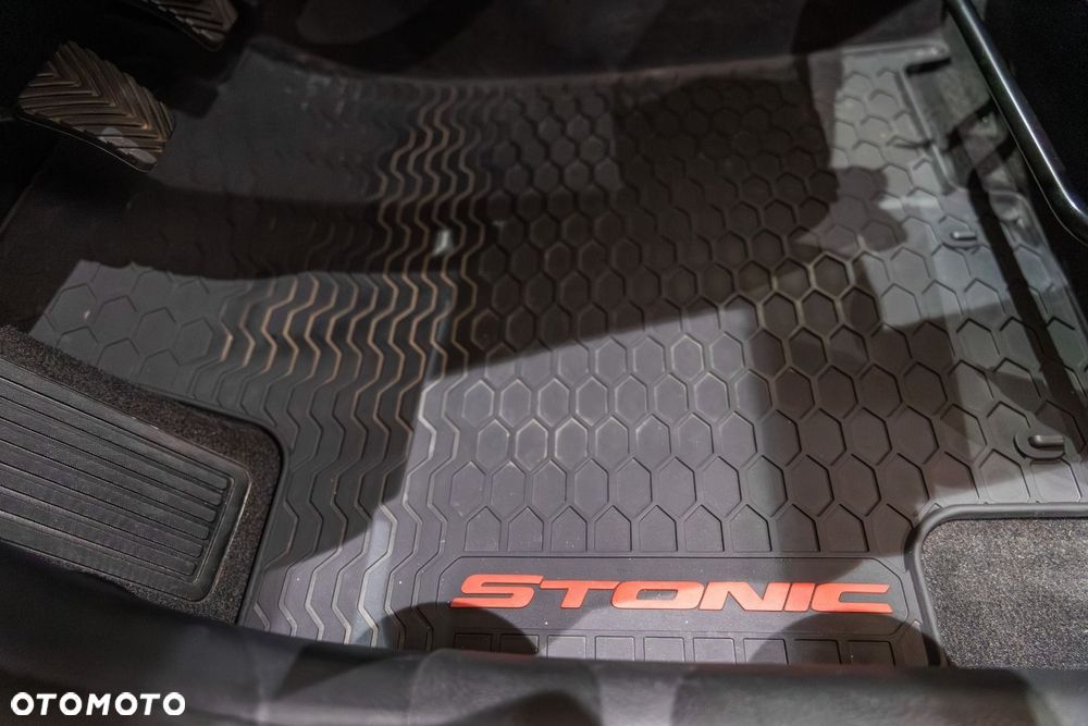 Kia Stonic - 31