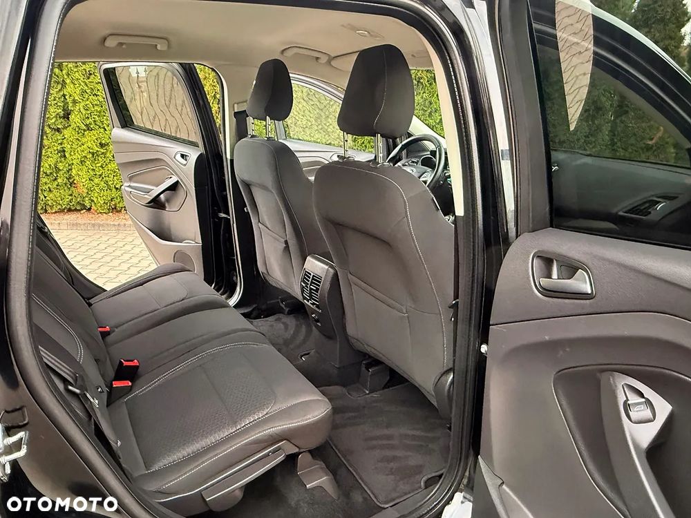 Ford Kuga 1.5 EcoBoost 2x4 Titanium - 17