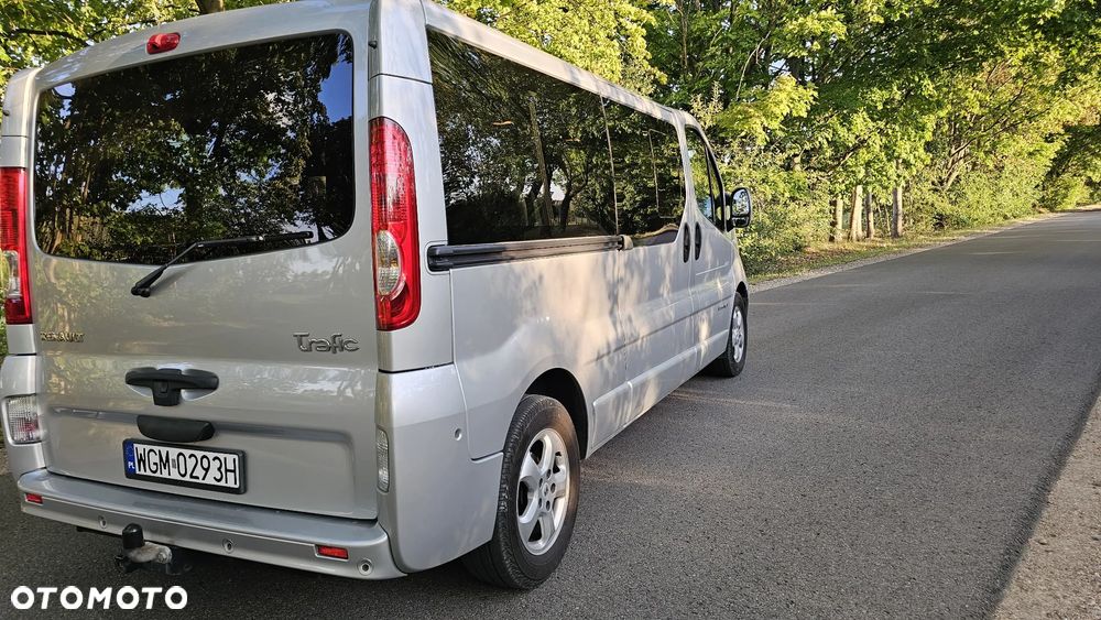 Renault Trafic Grand Passenger Black Edition - 5