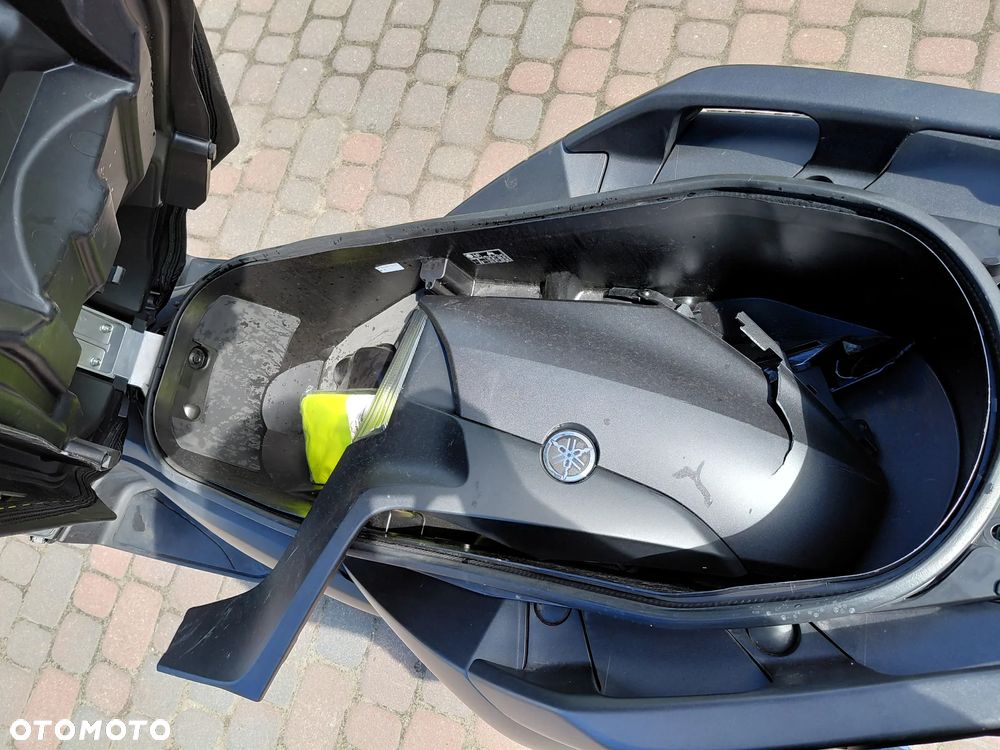 Yamaha X-max - 16