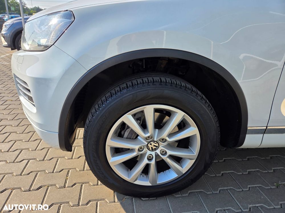 Volkswagen Touareg 3.0 V6 TDI BMT - 11