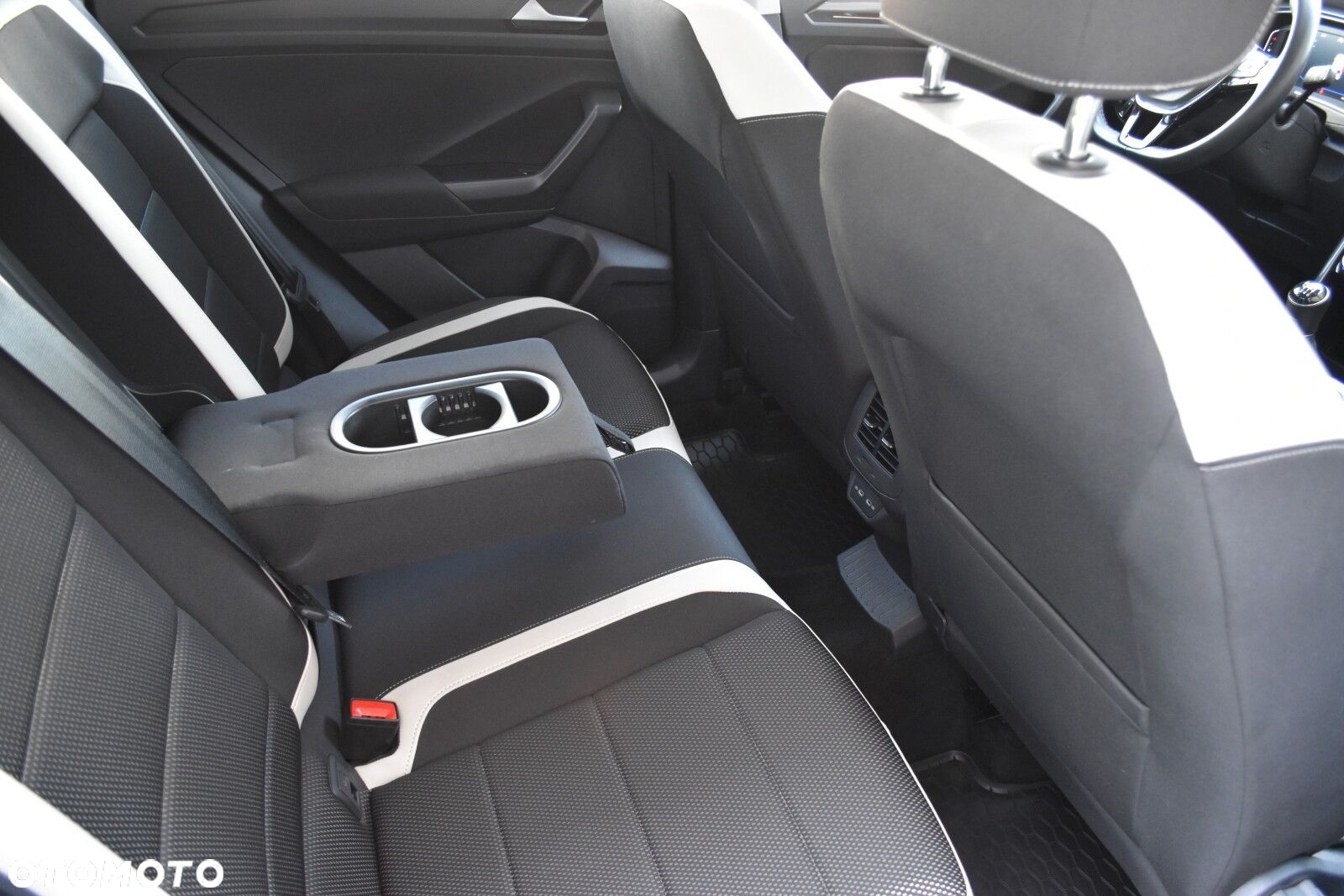 Volkswagen T-Roc 1.5 TSI ACT Premium - 22