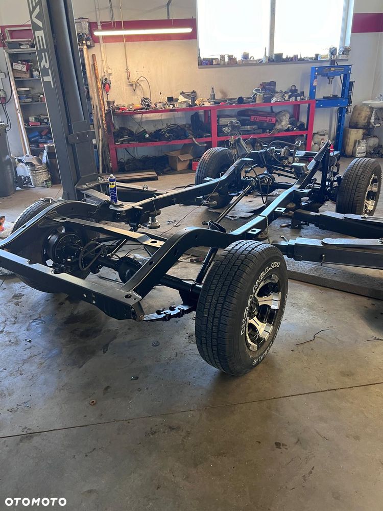 Jeep Wrangler - 26