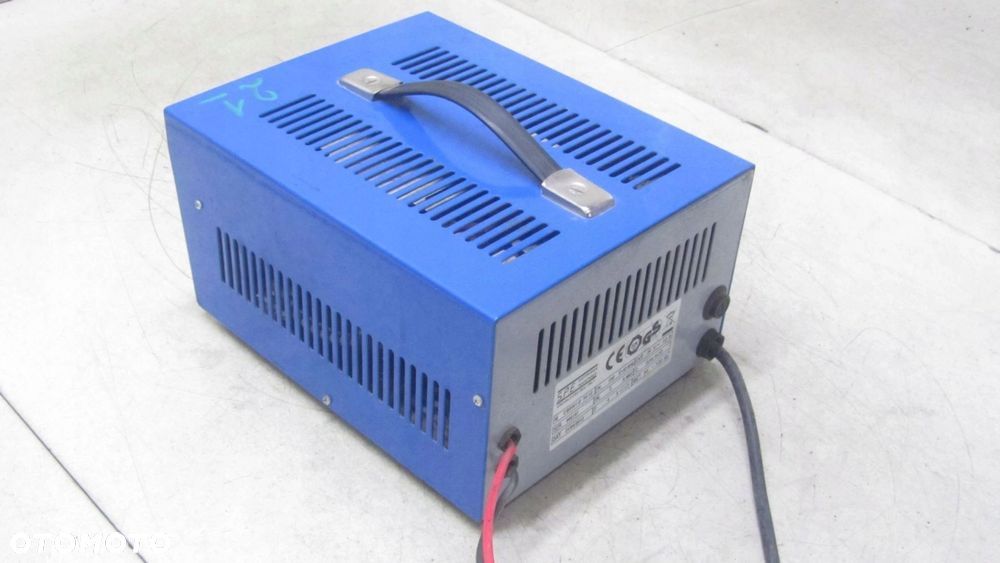 PROSTOWNIK BATERII TRAKCYJNYCH SPE CBSW1-S 24-12 V - 4