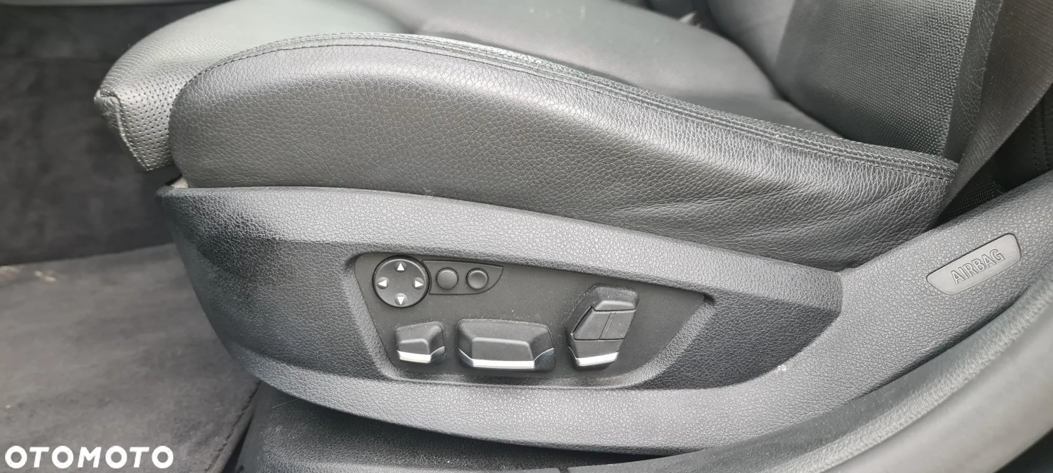 BMW Seria 7 750i L - 12