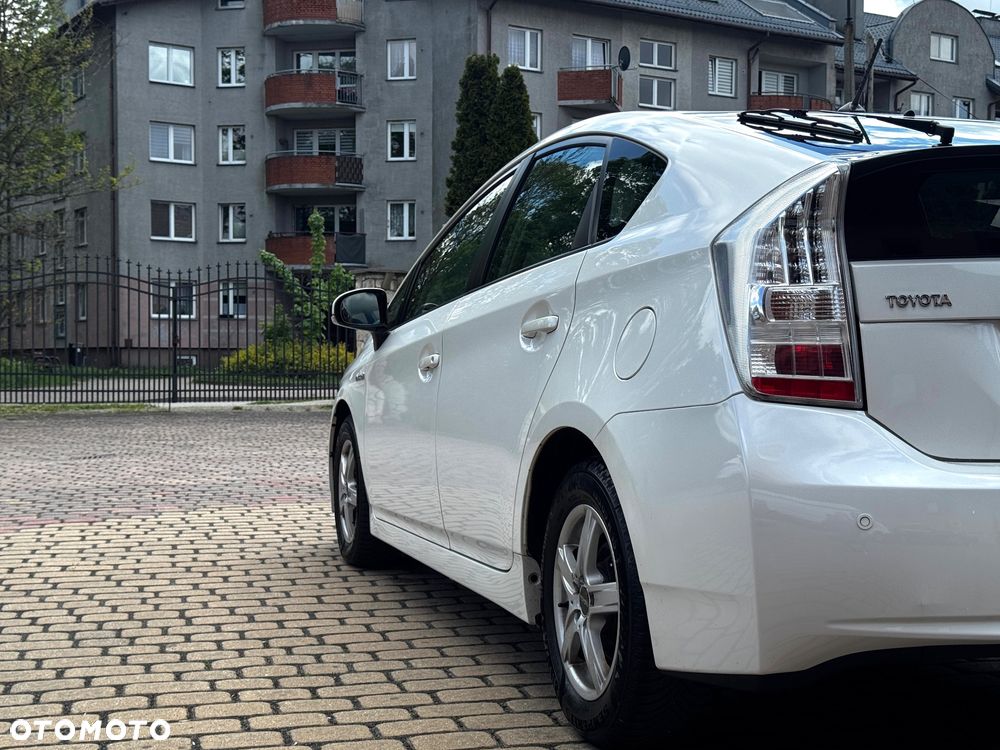 Toyota Prius 1.8 HSD Prestige - 32