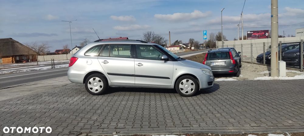 Skoda Fabia 1.4 16V Comfort - 4