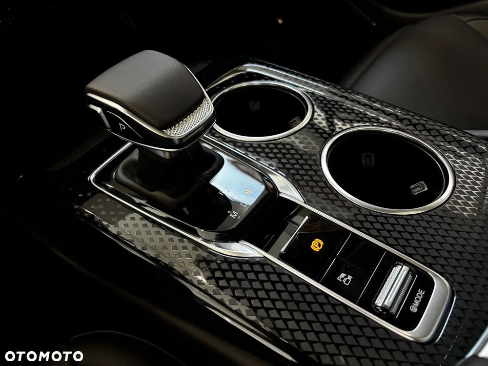 Hongqi HS3 2.0T AWD - 16