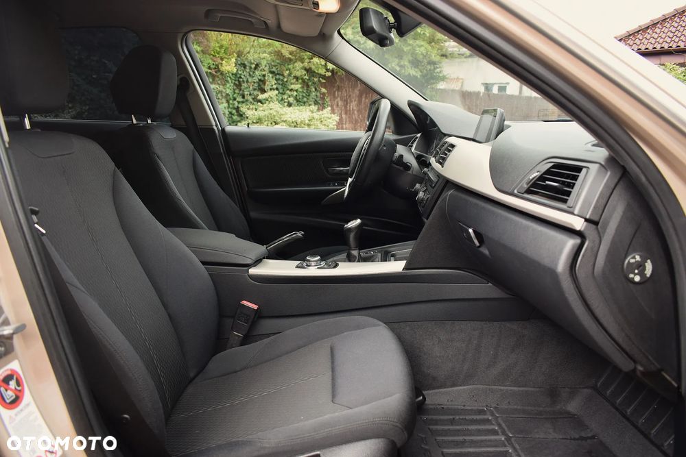 BMW Seria 3 318d Blue Performance Luxury Line - 8