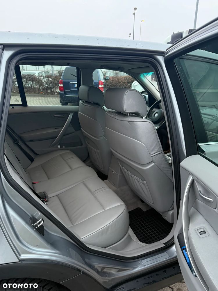 BMW X3 2.5si - 17