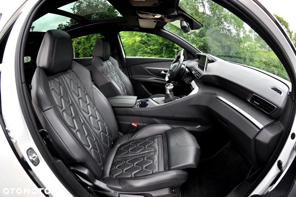 Peugeot 3008 1.2 PureTech Allure S&S - 23