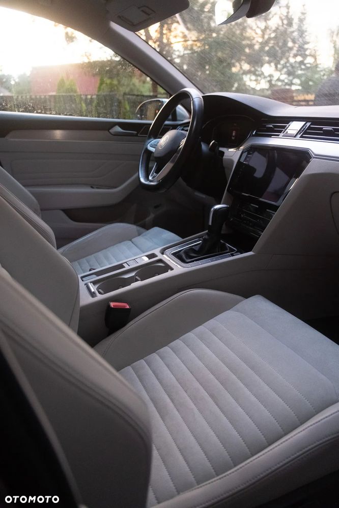 Volkswagen Passat 2.0 TSI Elegance DSG - 26