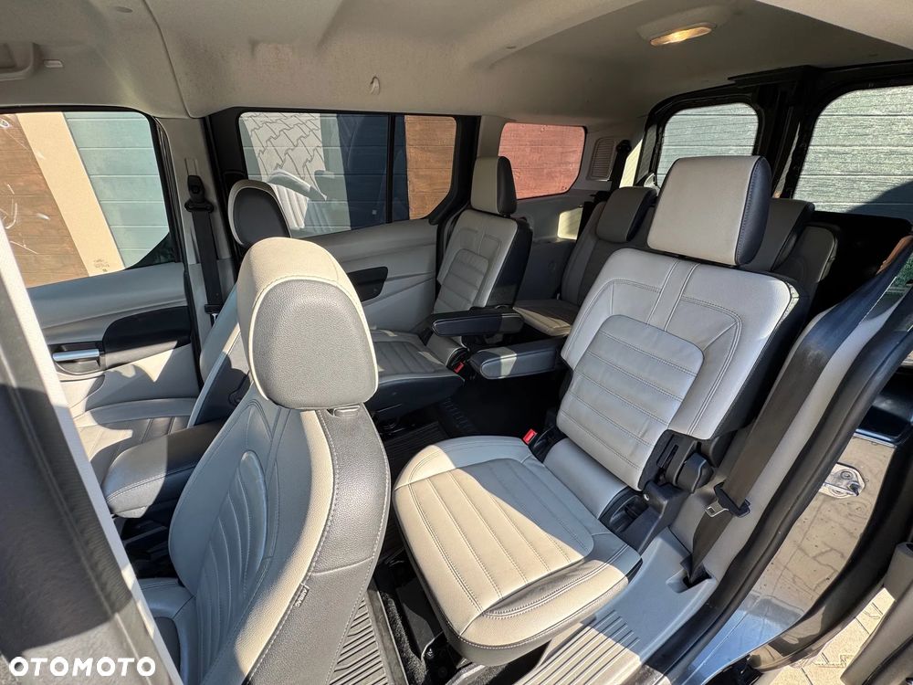 Ford Transit Connect - 11