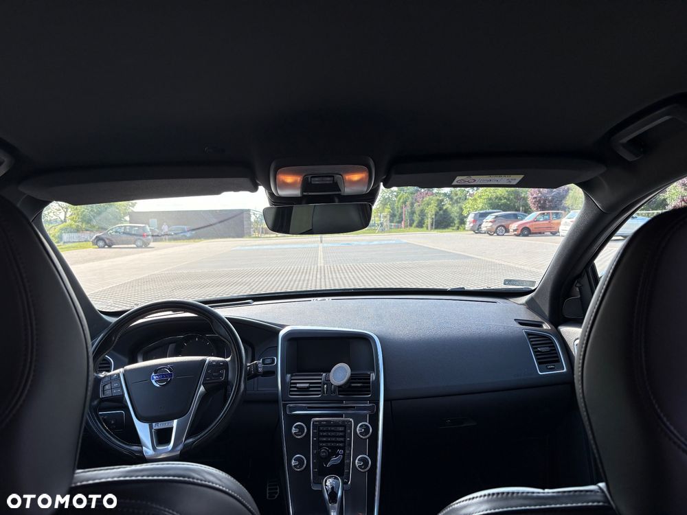 Volvo XC 60 D4 Drive-E R-Design Momentum - 28