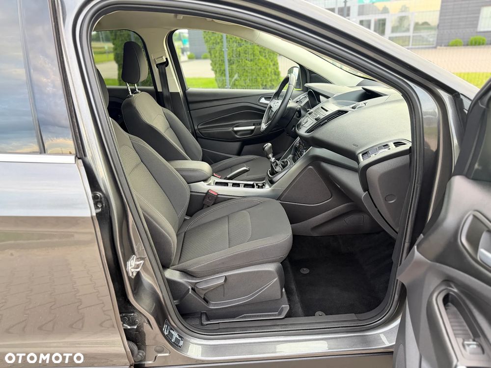 Ford Kuga 1.5 EcoBoost 2x4 Trend - 27