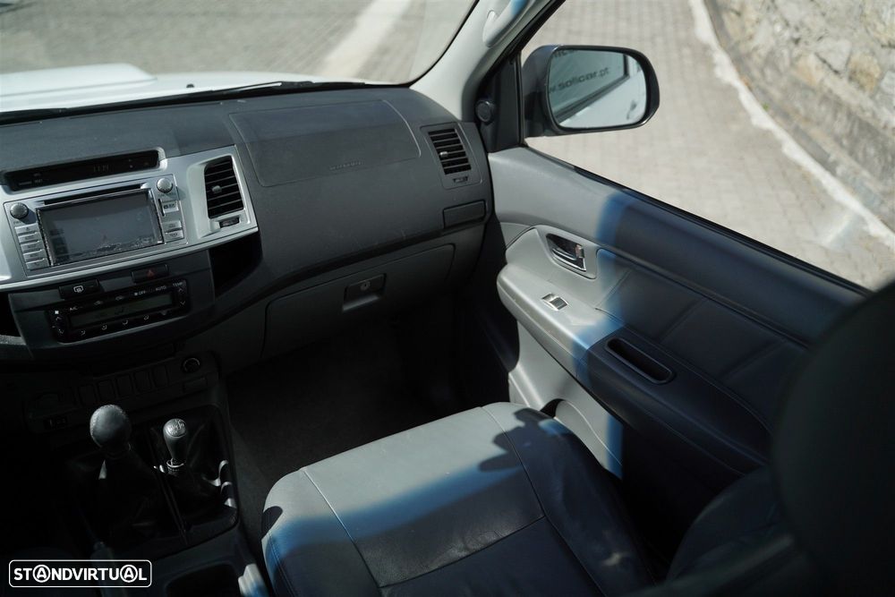 Toyota Hilux 3.0 D-4D 4WD CD Tracker - 24