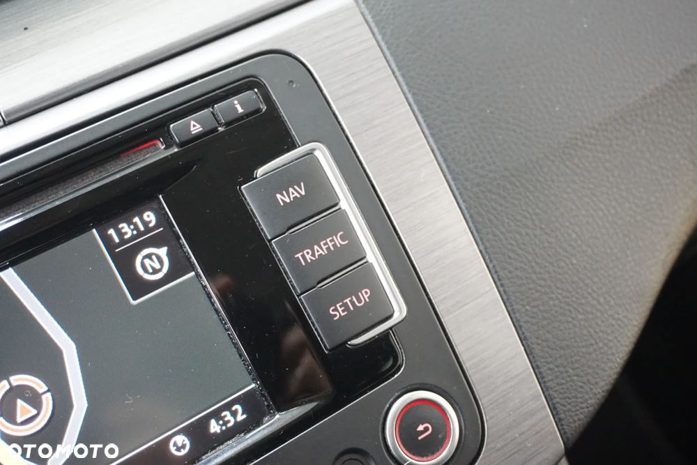Volkswagen Passat 2.0 TDI Comfortline - 34