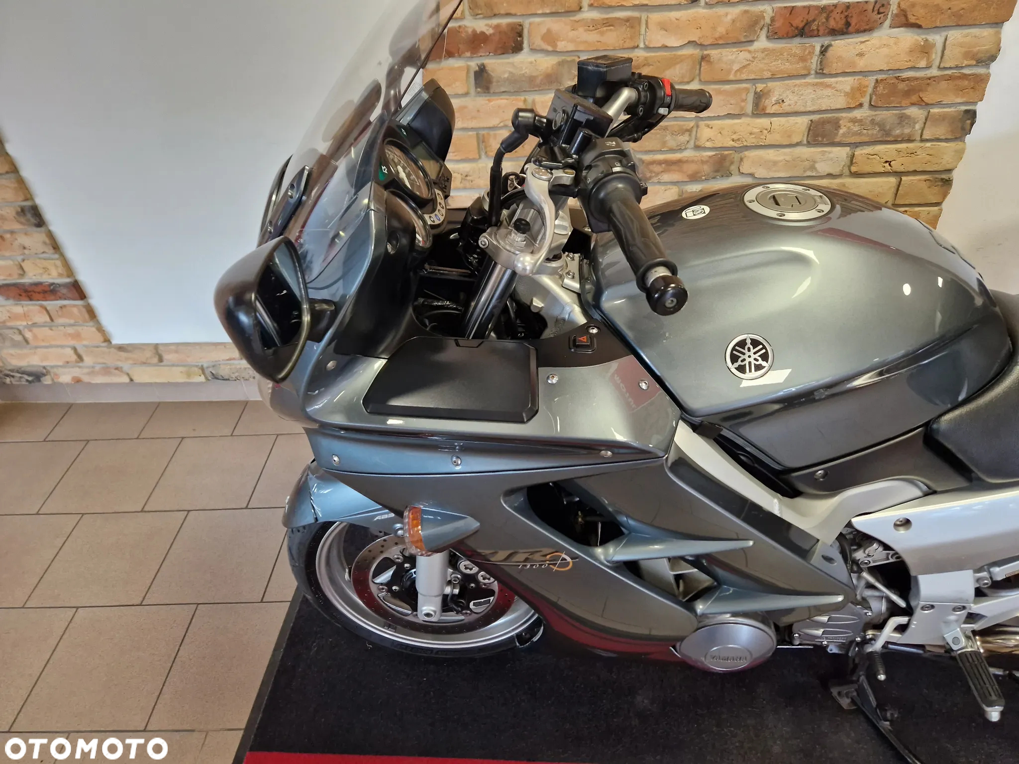 Yamaha FJR - 13