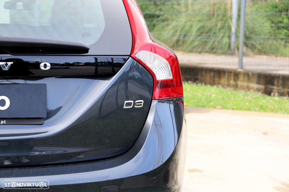 Volvo V60 2.0 D3 R-Design Start/Stop - 26