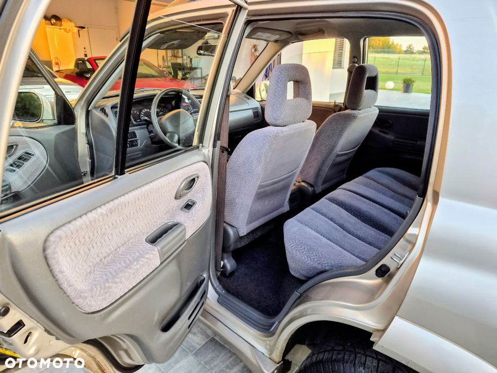 Suzuki Grand Vitara - 28