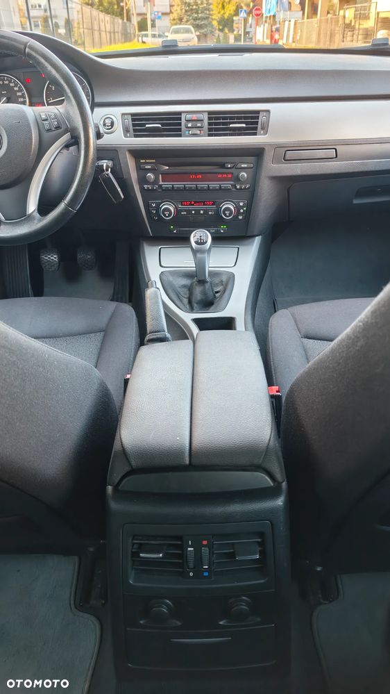 BMW Seria 3 - 32