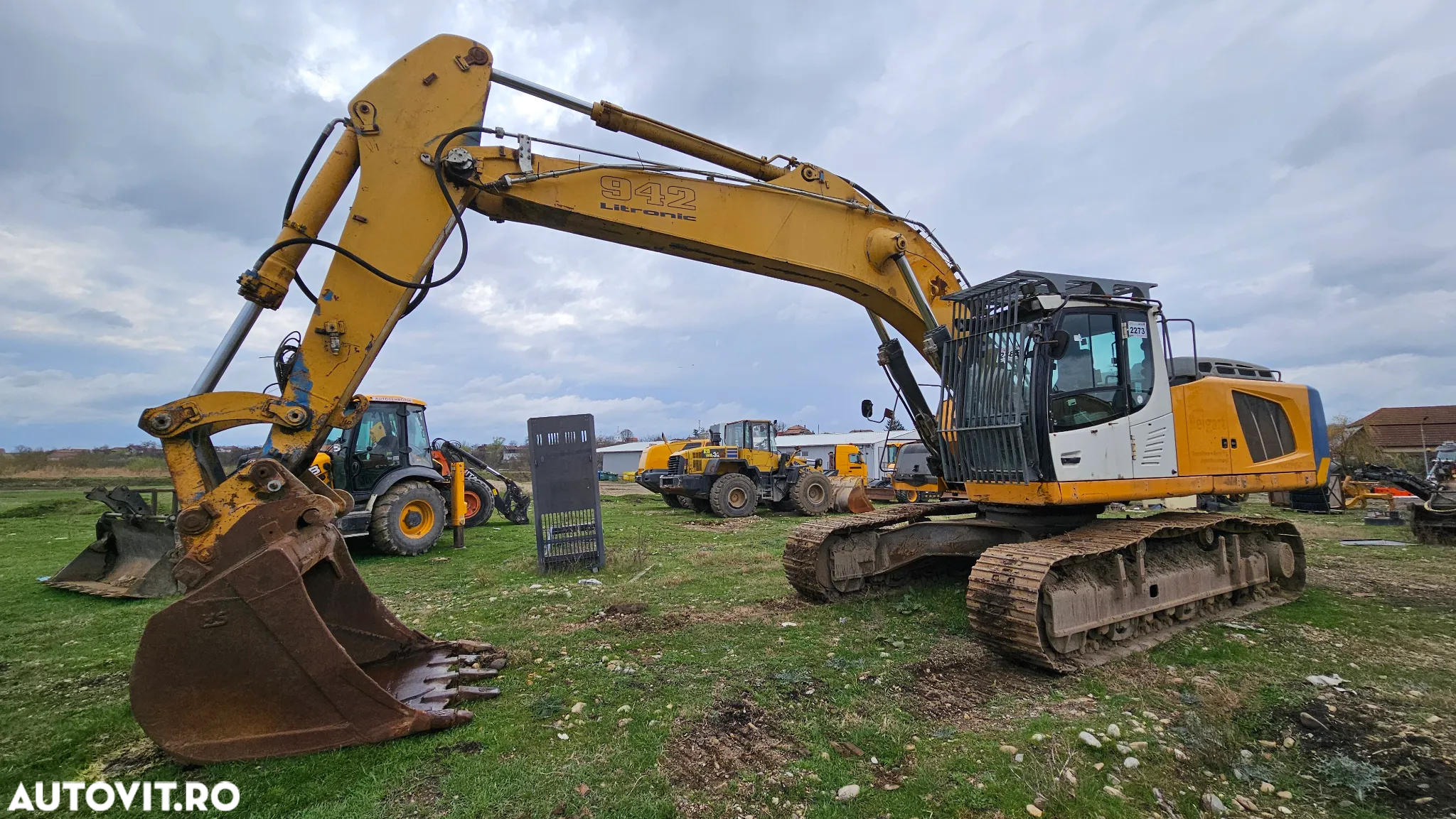 Liebherr R 946 Excavator pe șenile - 10