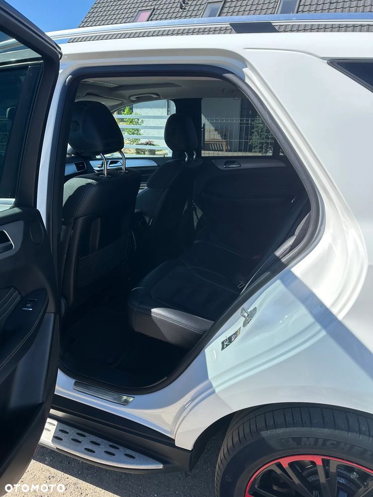 Mercedes-Benz ML 350 BlueTEC 4-Matic - 11