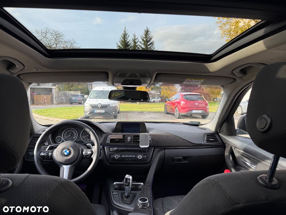 BMW Seria 3 318d Touring - 9