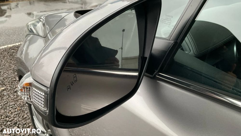 Toyota C-HR 2.0 HSD 184 CP 4x2 CVT C-lassy - 35