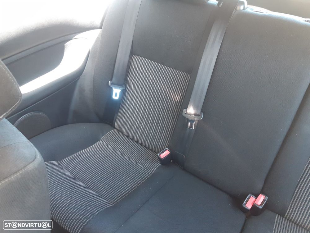 VW Golf 1.9 TDi Highline - 7