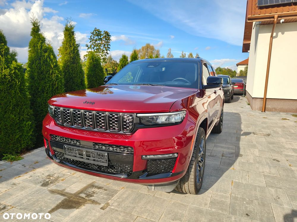Jeep Grand Cherokee - 30