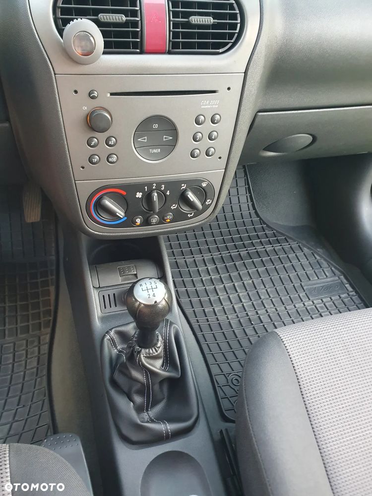 Opel Corsa 1.2 16V - 11