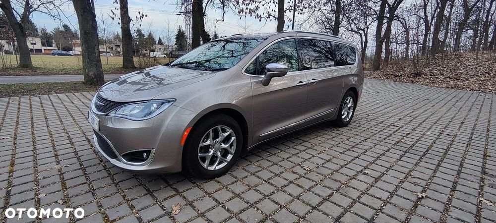 Chrysler Pacifica - 25