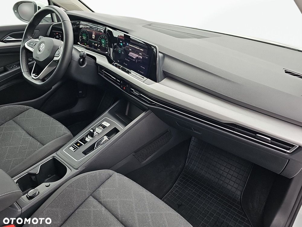 Volkswagen Golf - 28