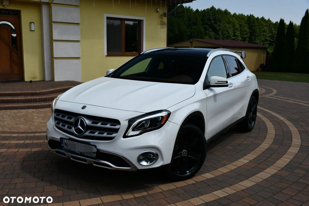 Mercedes-Benz GLA 250 4-Matic AMG Line - 3