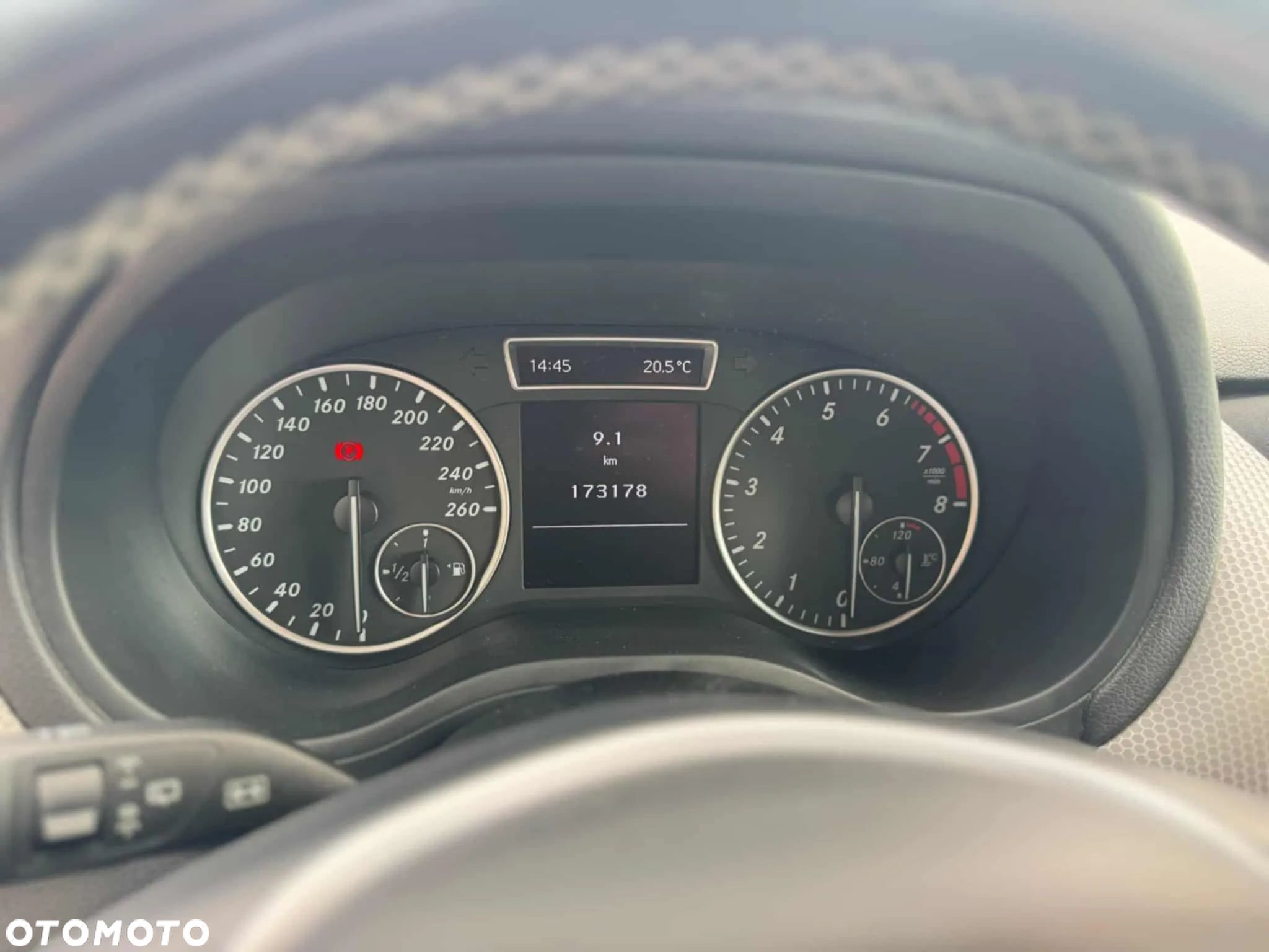 Mercedes-Benz Klasa B 180 BlueEFFICIENCY Edition Style - 38