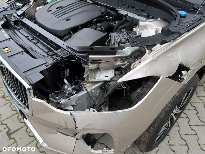 Volvo XC 60 B5 B AWD Plus Bright - 29